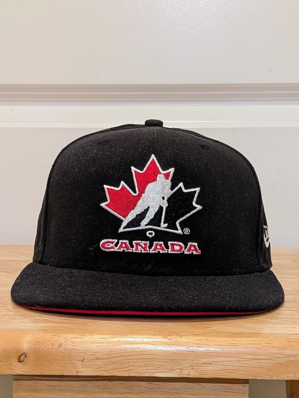 EUC Hockey Canada 7 1/4 New Era 59FIFTY Black and Red Fitted Baseball Cap